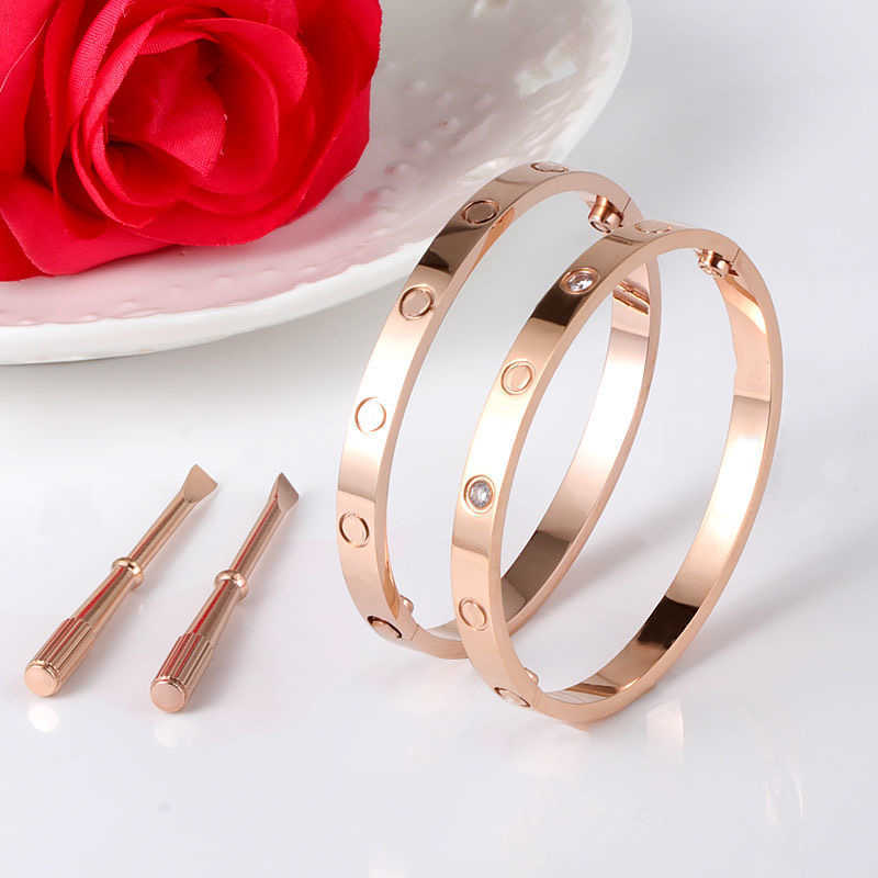 Love Bracelet Designer Fashion Bangles for Men and Women Titanium Steel Screwdriver Gold Ands Silver Rose Jewelry Original Gift Box-image-747461980