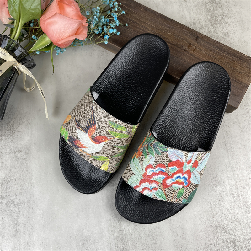 

2022 Summer Women's Men's Slippers Flats Gear Bottom Slippers Flip Casual Fashion Beach Shoes Sandals, Box