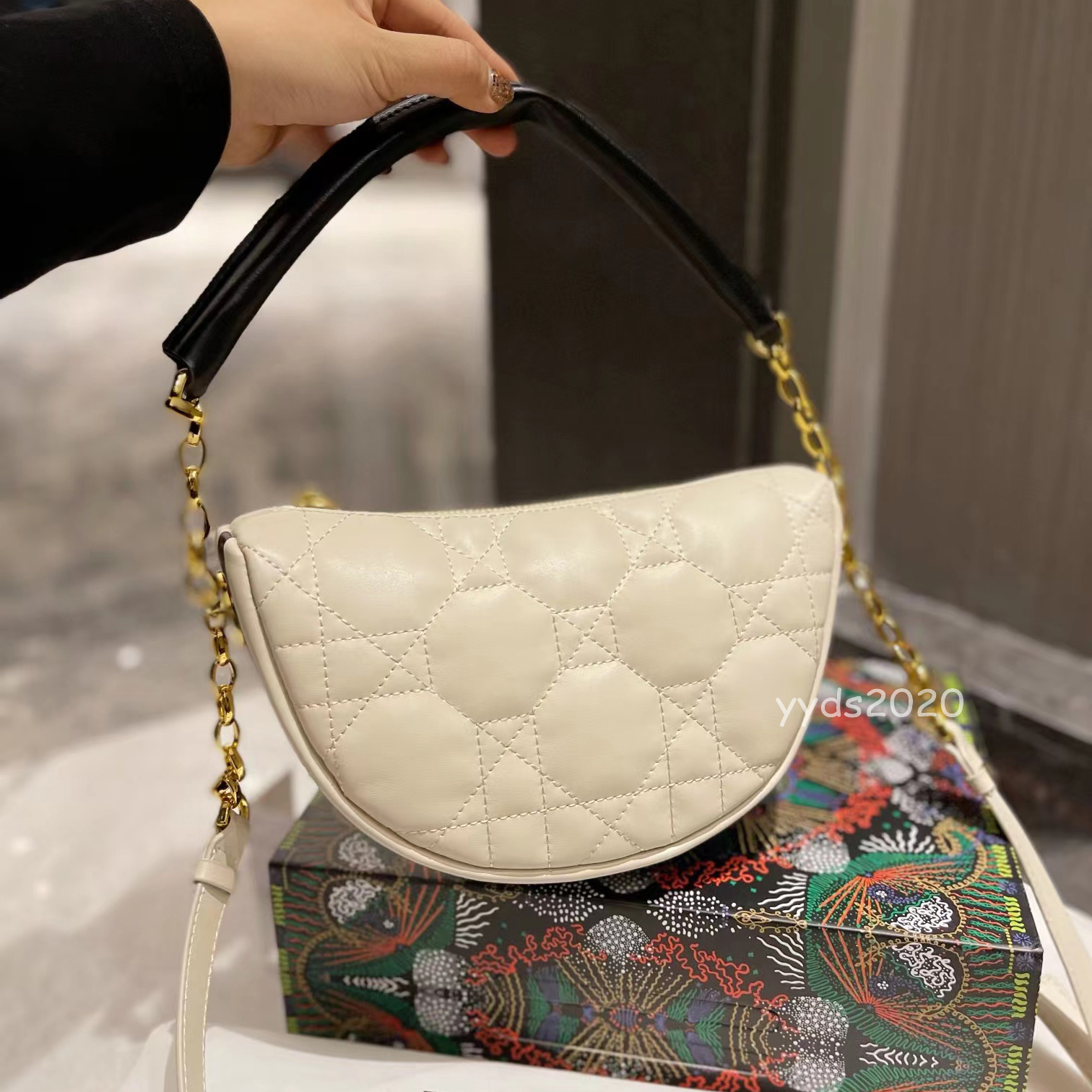 

designers bags luxurys women crossbody shoulder bag high quality handbags fashion lady wallet versatile classic solid soft leather handbag 2 colors good nice, White