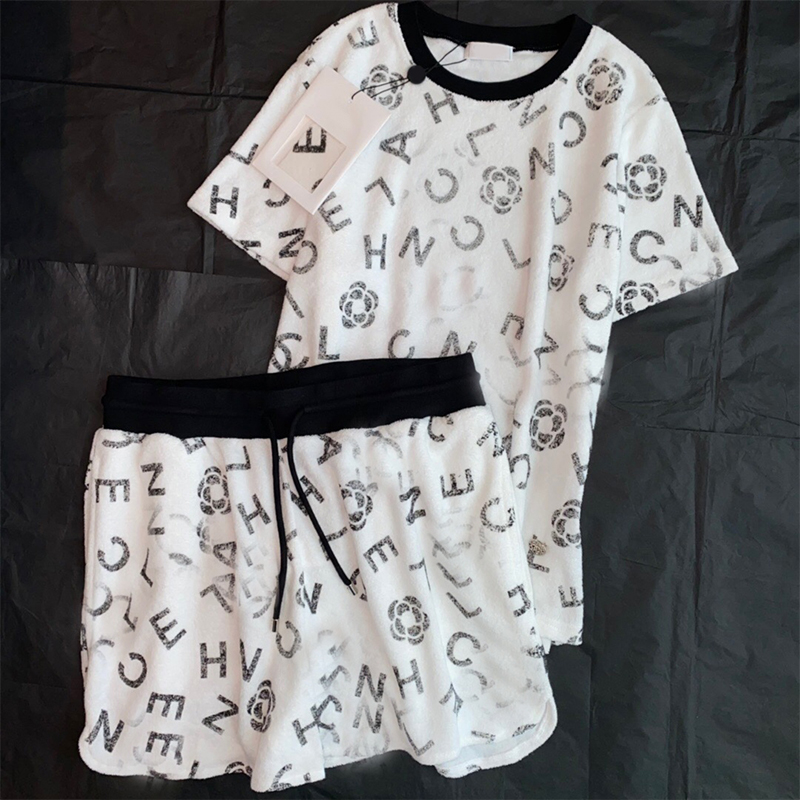 

2022 Summer Women's Two Piece Pants Fashion Letter T-shirts High Waist Short Casual Set Size S, White