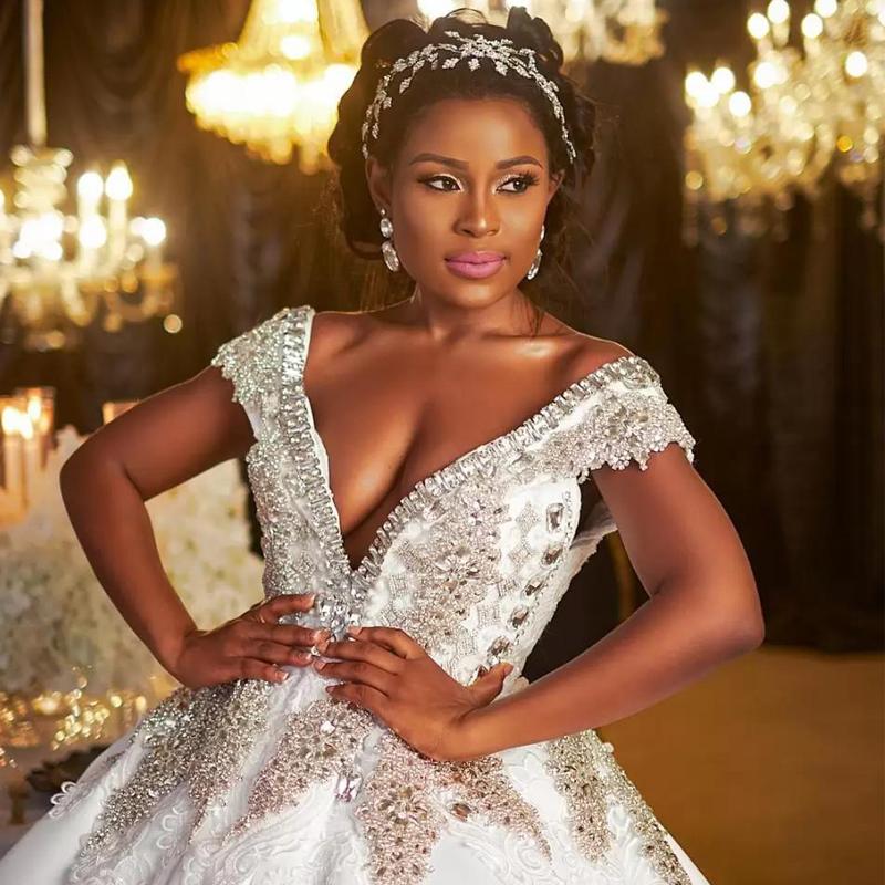 

Headpieces Bridal Wedding Diamond Tiara Hollowed Out Leaves Hair Jewelry Rhinestone Crown For Womens HeadpiecesHeadpieces