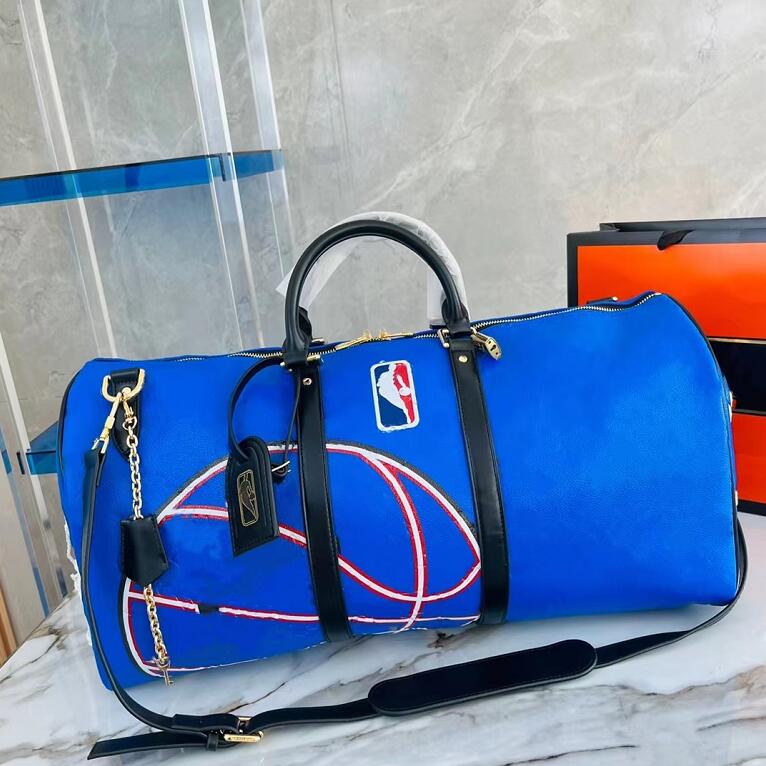 

High Quality Jointly-Designed Travelling Bag Blue Basketball Pattern Letter Embossing High Capacity Fashion Leather Men Women Sports Handbag Shoulder Bags