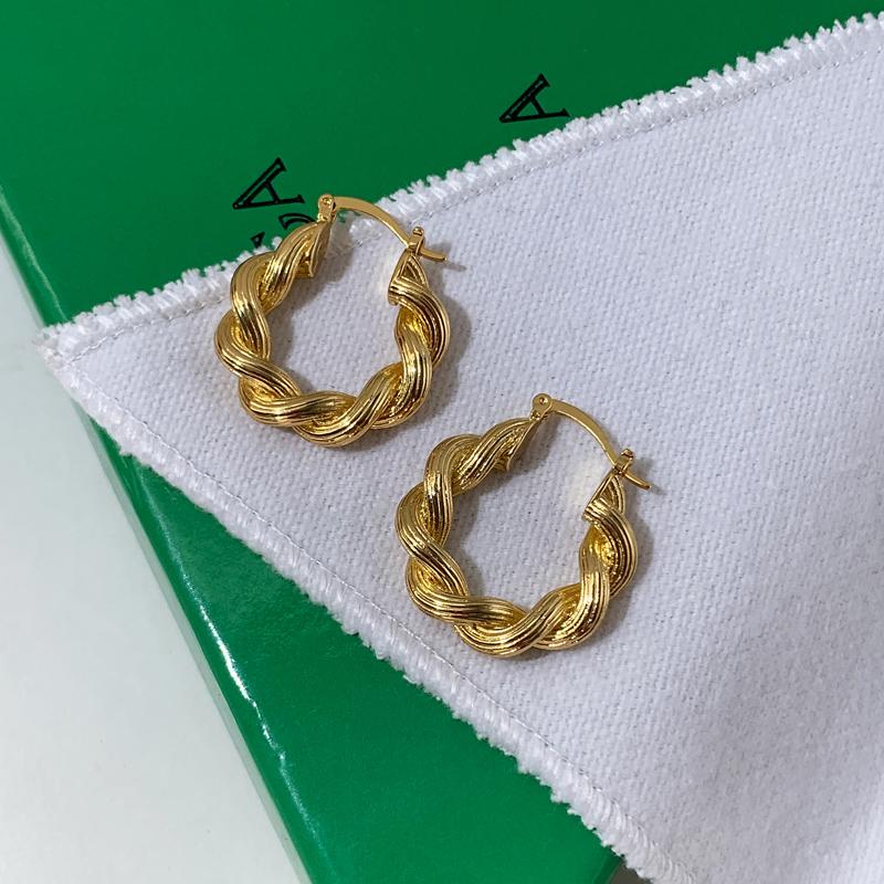 

Hoop & Huggie Silver European And American Twist Circle Design Sense Special Interest Earrings Trendy Temperament Elegant FemaleHoop