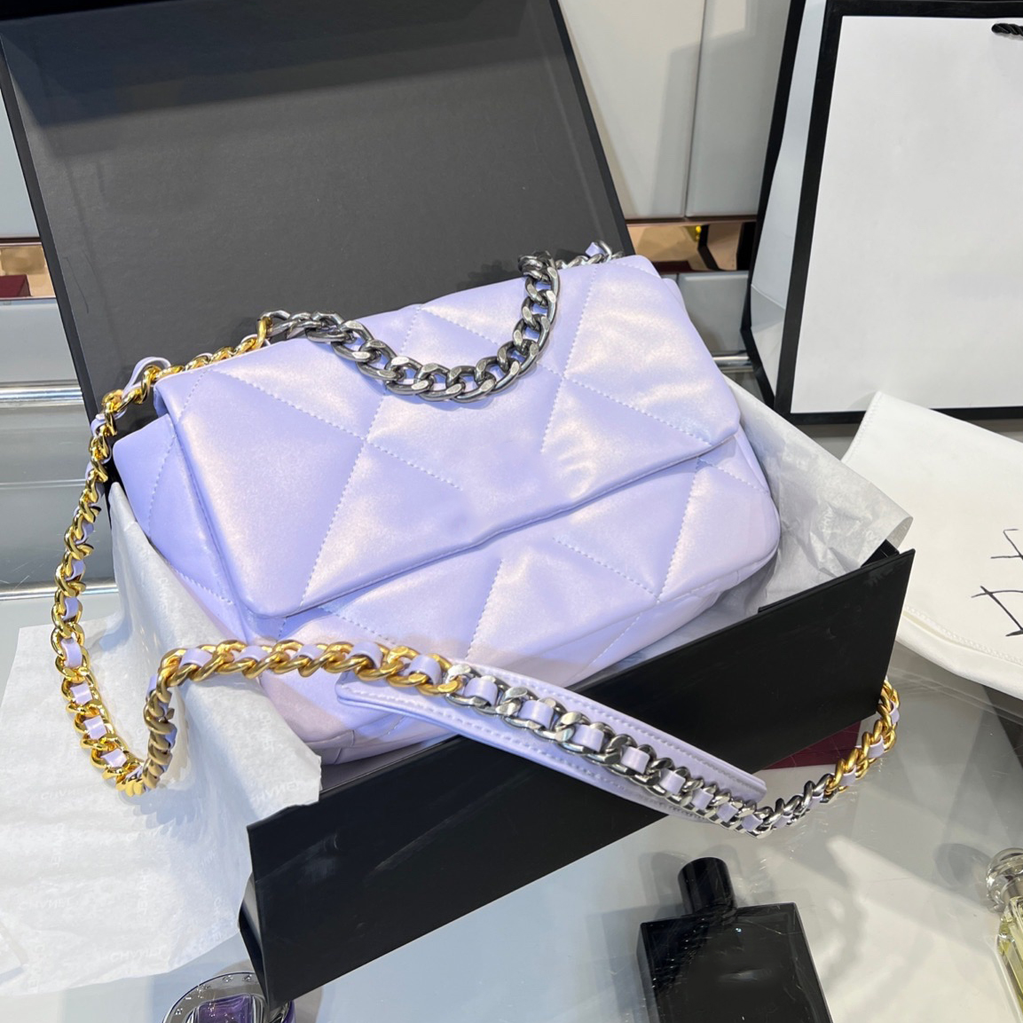 

Classic 19 Purple Quilted Flap Bags Top Calfskin Plaid Gold Silver Metal Chain Button Shoulder Bag Luxury Designer Ladies Crossbody Hand Carry Bag Wallet 26CM, Box