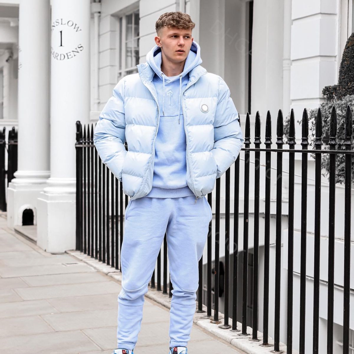 

Trapstar Hoodie Embroidered Letter Sweater Luxury Designer Design Couple Jacket Men Fashion High Quality, Extra shipping only