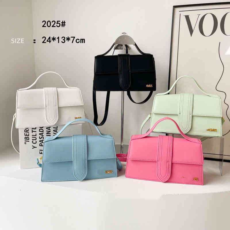 Factory Direct Sale 2022 New Versatile High-value French Briefcase Fashion Flip Macarone Color Bag Msenger Women's Trend Designer