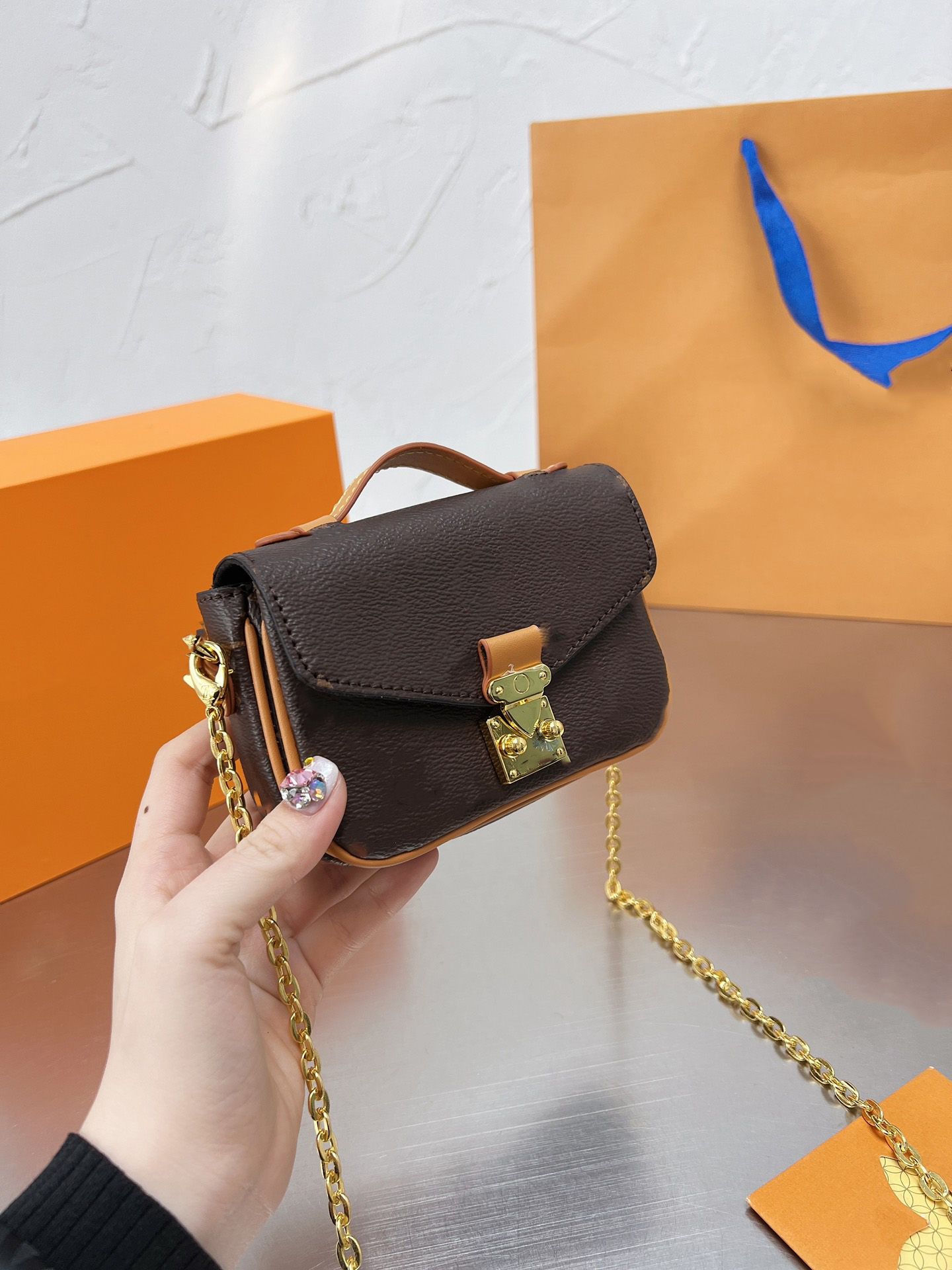 

Designers shoulder bag Luxury tote purse handbag message bags cluth top quality Brand classic Genuine leather Crossbody Original box Old Flower 14CM, Beige