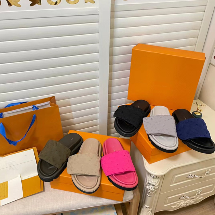 Plate-plateaux de gains pour femmes Sandales Pool Pool Comfort Comfort Mule Sliders Calfskin Fashion Velcro Slipper For Woman Summer Designer Sho