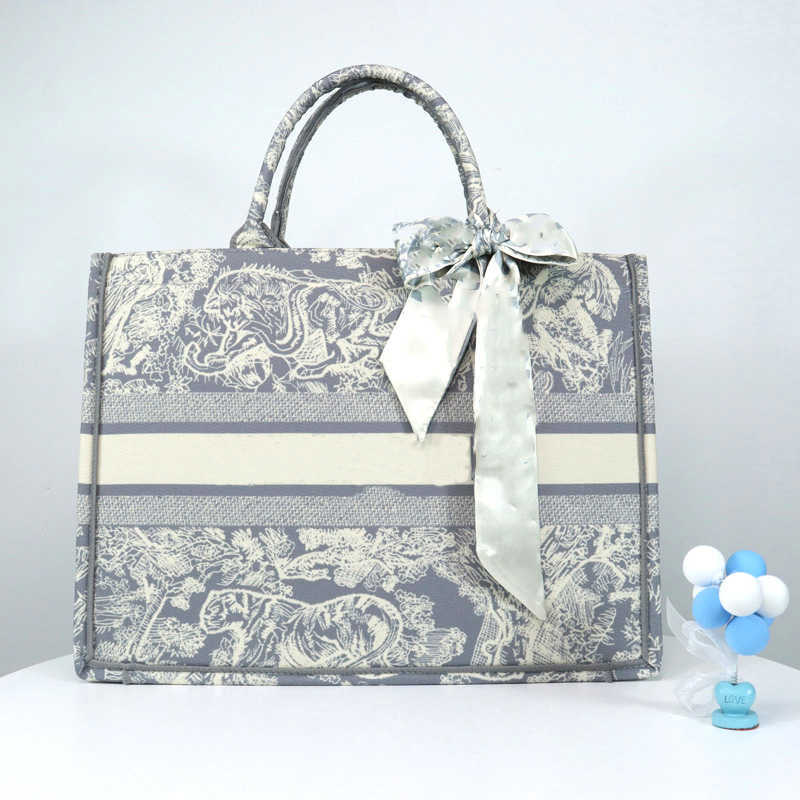 

Top Quality Luxurys designer bag Shoulder Bags Woman Fashion Classic Handbags Embroidery Limited Edition Lady handbag high capacity Travel, #8