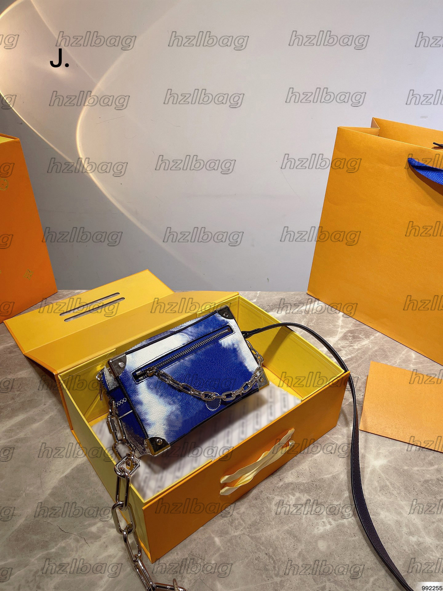 

Mini Soft Trunk Handbag M20557 Pre-Fall 2022 Chain-link Handle Bag Mens Designer Luxury Clutch Box Monograms Bandana Flower Letter Cross Body Double Zip Closure, 01