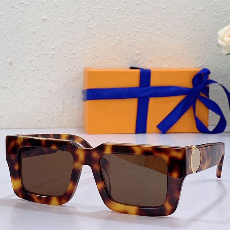 

Mens Sunglasses Z1447E Fashion Classic Catwalk Square Plate Thick Frame Designer New Color Summer Mens Driving Vacation Anti-UV400 With Box