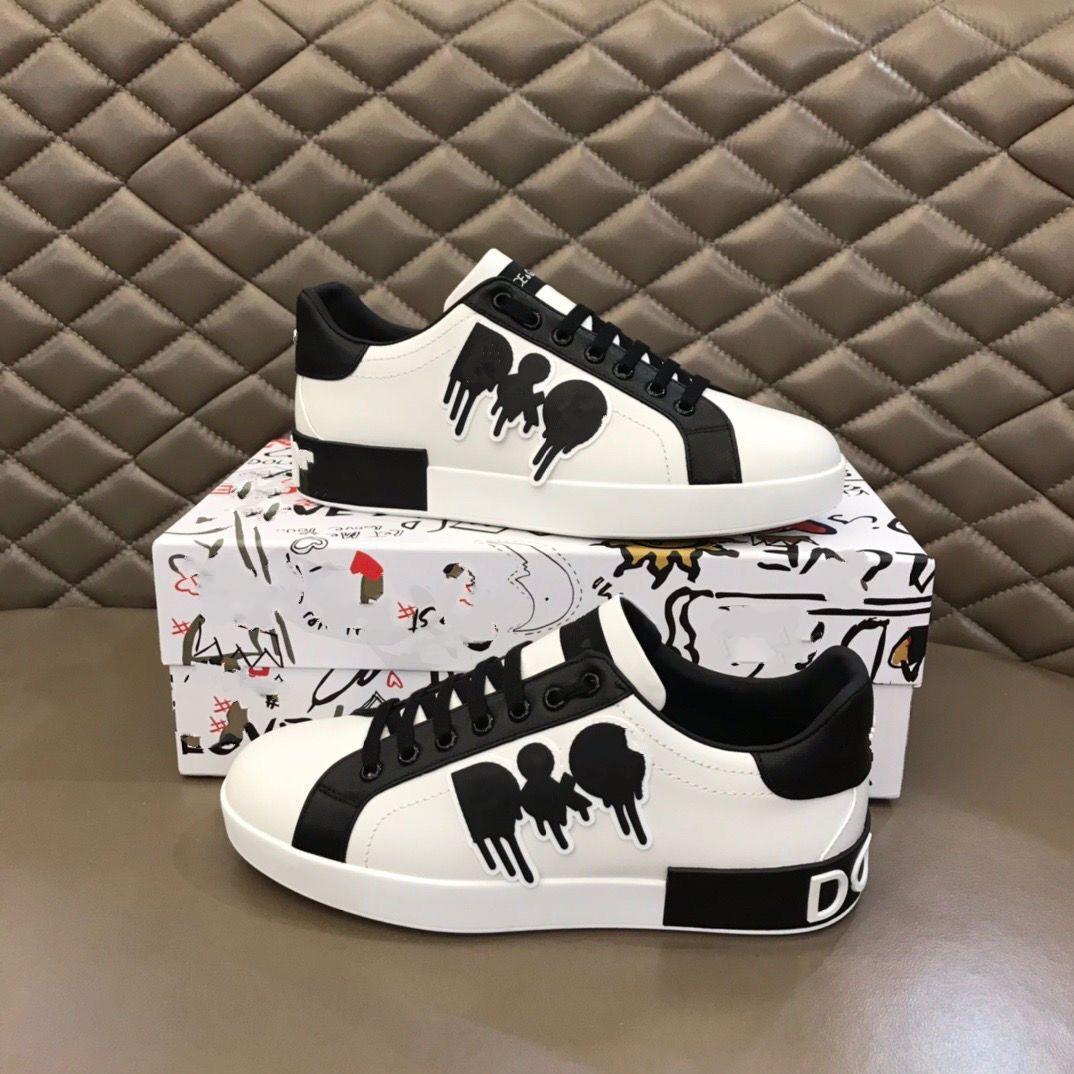 

Streetwear men designer shoes black and white cool Luxury Mens casual sports shoe flat sneakers high quality Qdm''dolc''gabbanas''sneakers