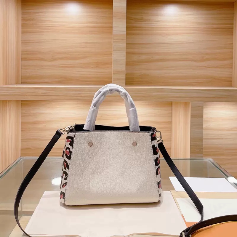 

Designer Shoulder Bags Handbags Cross body Totes Luxury Bag Handbag High-end Leopard Print Advanced relief Classic Genuine leather Cowhide material