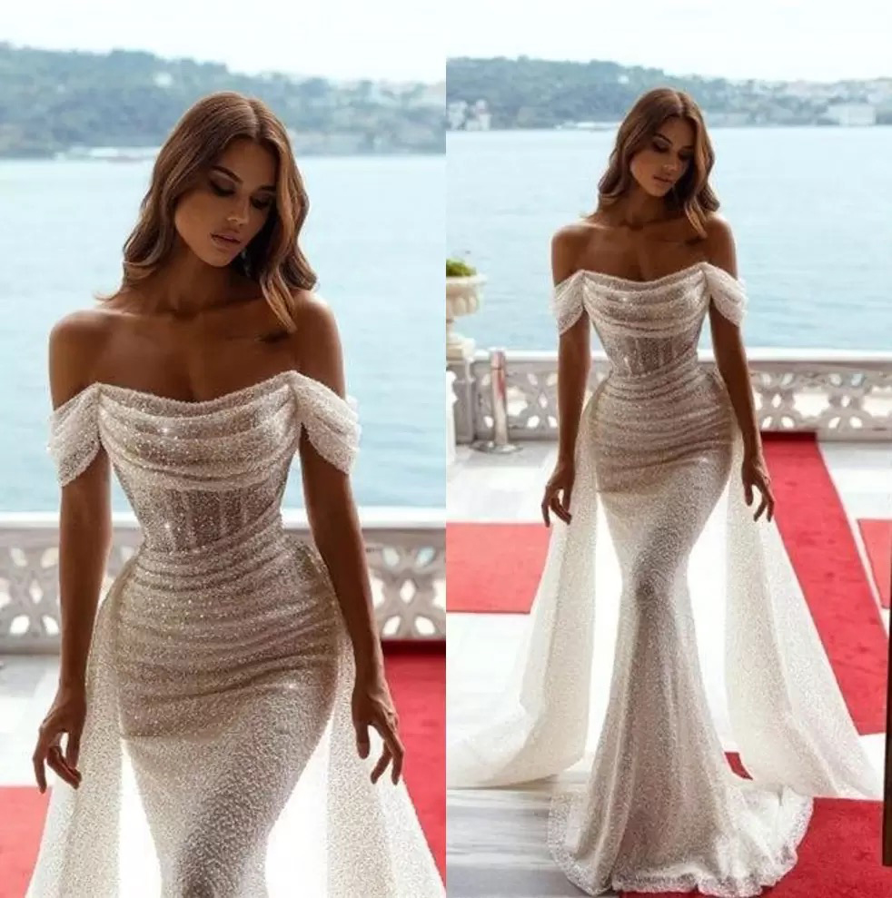 

2022 Sparkling Sequins Mermaid Wedding Dresses Off The Shoulder Bridal Gown Beaded Ruffles Sweep Train Summer Beach Plus Size Vestido De Novia, Black