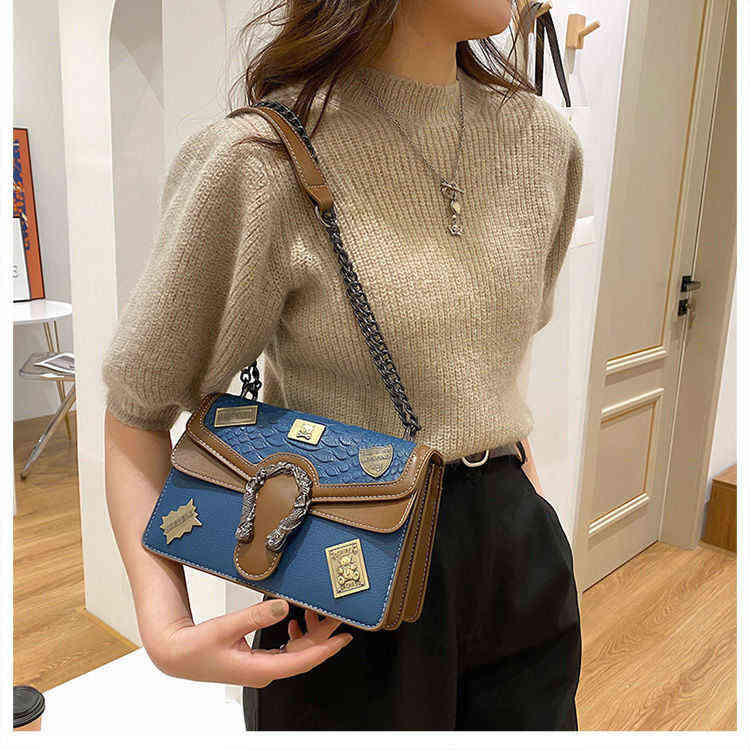 

texture bag women's 2022 new crocodile leather diagonal versatile chain one shoulder small square Purses, Beige