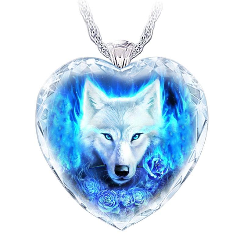

Pendant Necklaces Exquisite Heart Shaped Ghost Wolf Crystal Glass Necklace Fashion Female Jewelry Holiday Party Gift