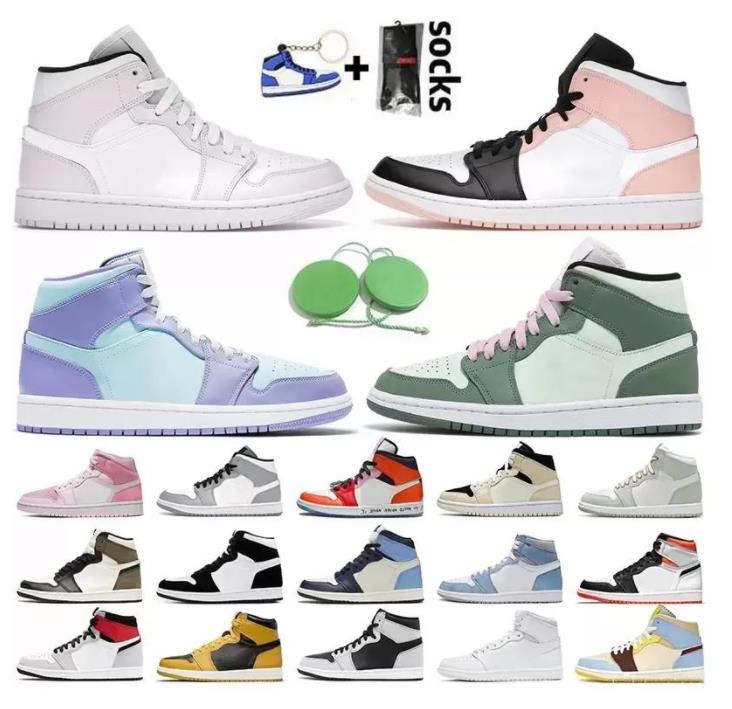 

Basketball Shoes 1 1s High Jumpman Sneakers Men Women Outdoor Sports Shoes Og 1 Crimson Tint Chicago Light Smoke Grey Shadow Obsidian Rookie for Running, 33