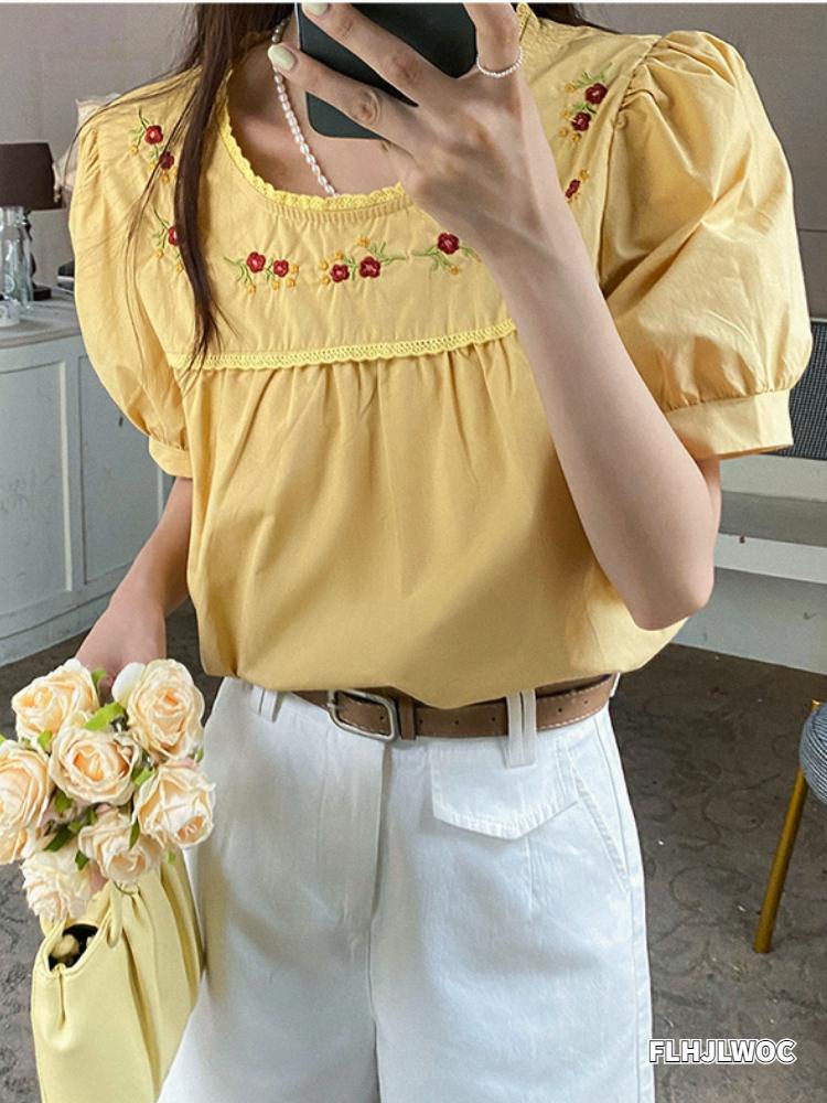

Women' Blouses & Shirts Cute Sweet Girls Japanese Style Women Tops Blusas Casual Solid Red Flower Embroidery Retro Vintage Yellow White Cot