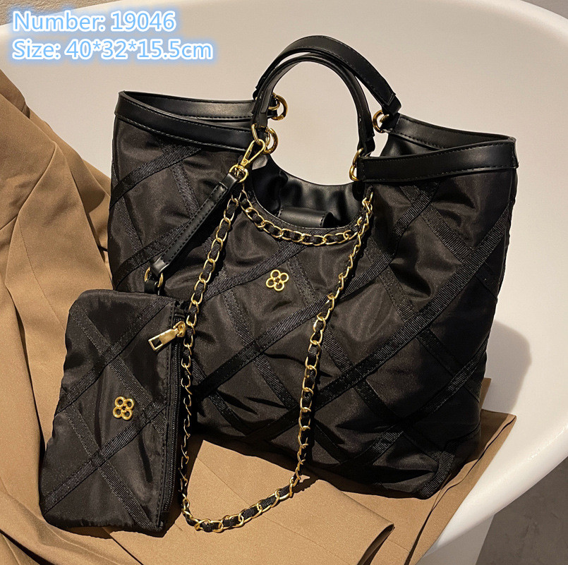 

Wholesale factory ladies leather shoulder bags street trend Oxford wear casual handbag elegant atmosphere plaid tote bag simple Joker black light fashion handbags, Black-19046