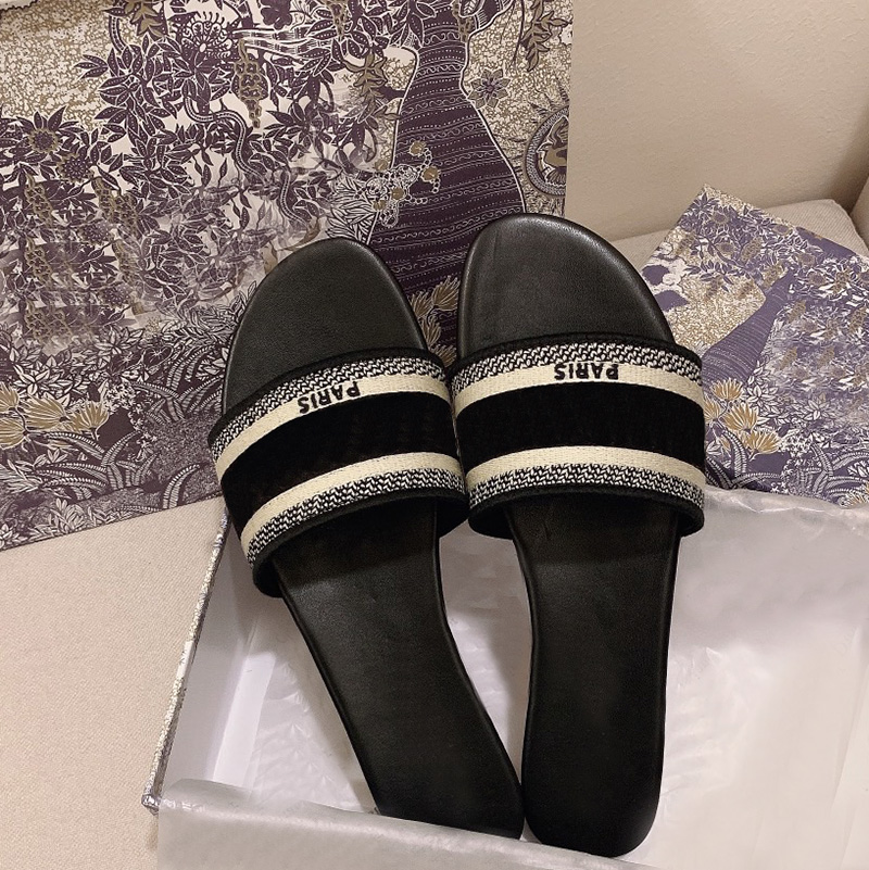 

Paris Women luxurys designers sandals Slippers fashion Summer Girls Beach womens sandal Slides Flip Flops Loafers Sexy Embroidered shoes large with box, Customize
