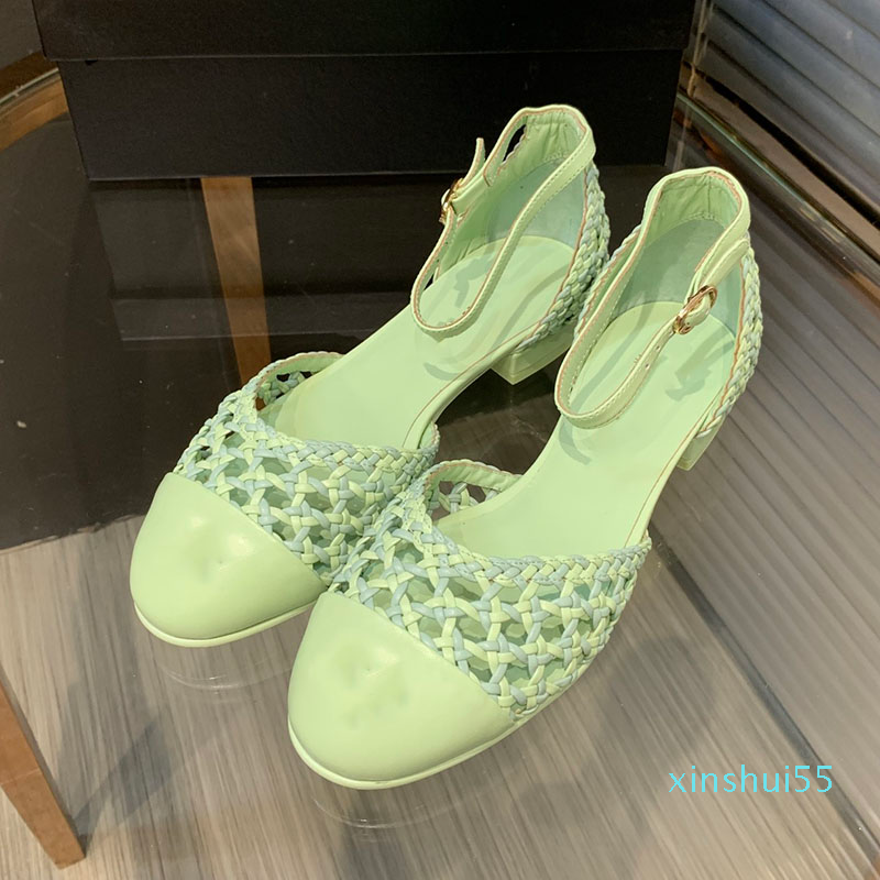 

Luxury Sandals Designer Womens Advanced Hollow Woven Mary Jane Sandals Classic Summer Casual Low Heel Ladies Beach Slippers Flip-Flops, Black