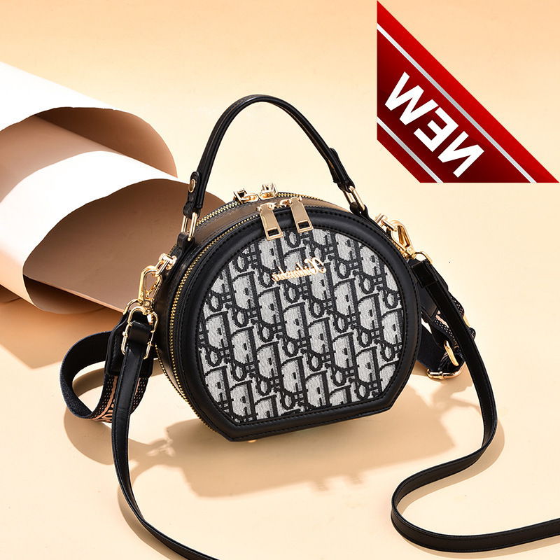

Small Female 2022 New Korean Fashion Trendy D-shaped Round Autumn Versatile Single Shoulder Diagonal Bag, Black - semicircle