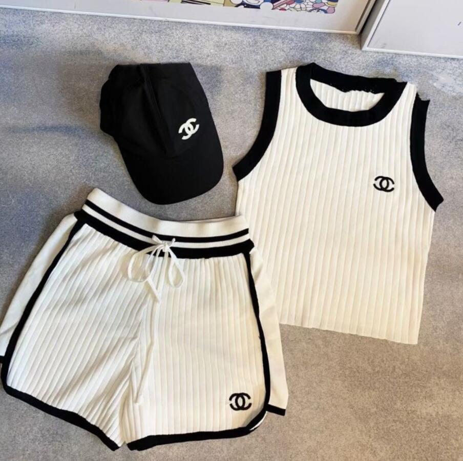 

2022 Fashion Designer Women' Tracksuits Sportswear Suit chanel knitted fabric two-piece set for comfort and softness, Black