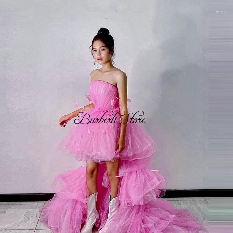 

Casual Dresses Fashion Pink Strapless Tulle Women Prom Gowns High Low Feathers Ruffles Tiered Mesh Party Puffy Girls Brithday Dress, White
