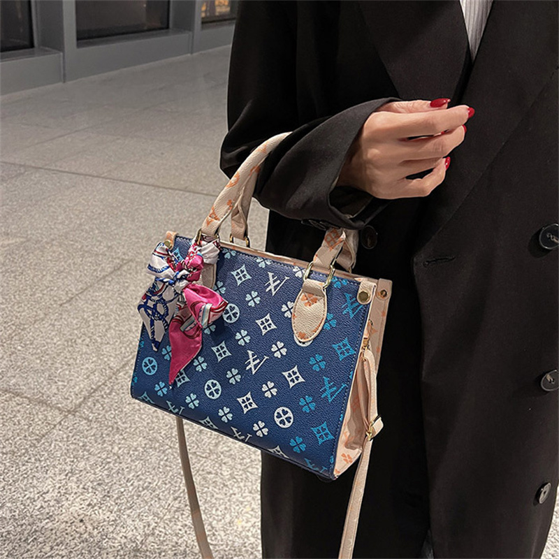 

The Totes Bags Lady Fashion Shoulder Shopping Designer Handbags Famous Large Capacity Plain Letter Pu Leather Coin Purse Casual Crossbody Cool Great Women Wallets, Red