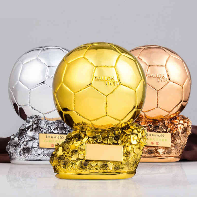 

3 Colors Soccer Trophy Resin Soccer Trophies Gift World Cup Football Match Champions Souvenir Trophy Home Decoration Collection H220408