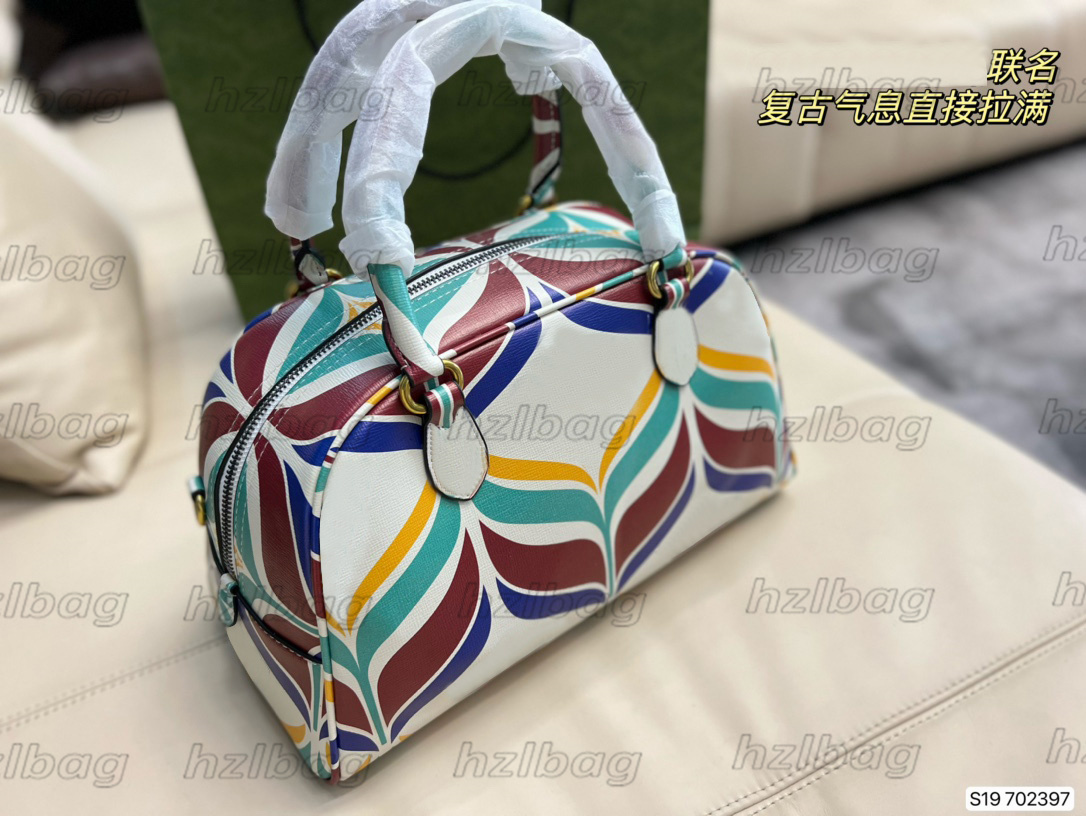 

Designer Trefoil Print Mini Duffle Bag Off Three White Stripes Crossbody Blue And Red Leather Luxury Sport Green And Red Web Interlocking G Handle Bag, 01