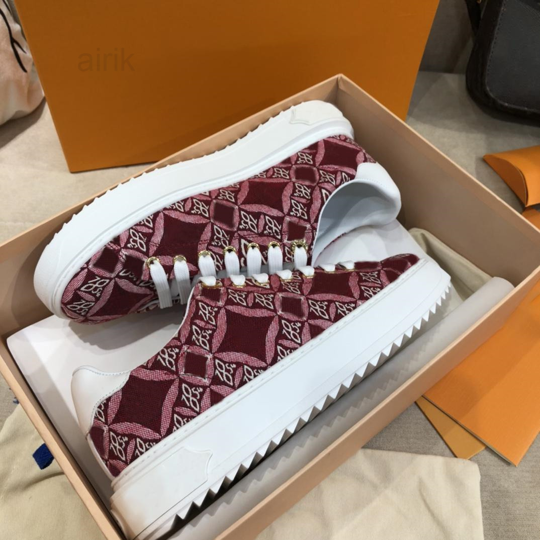 

Designer Luxury Women Casual Shoes Timeout Sneakers Embossed Lambskin Calfskin Ladies White Shoe Padded Pattern Retro Style Fashion Top