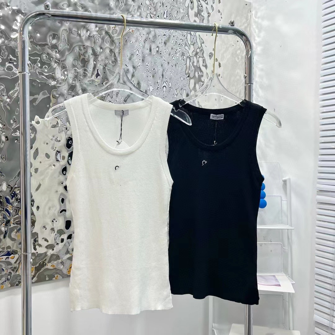 

Women's Tanks & Camis designer 22s spring and summer new loe small label embroidery, simple fashionable, age reduction, round neck knitted vest, slim woman POEI, White