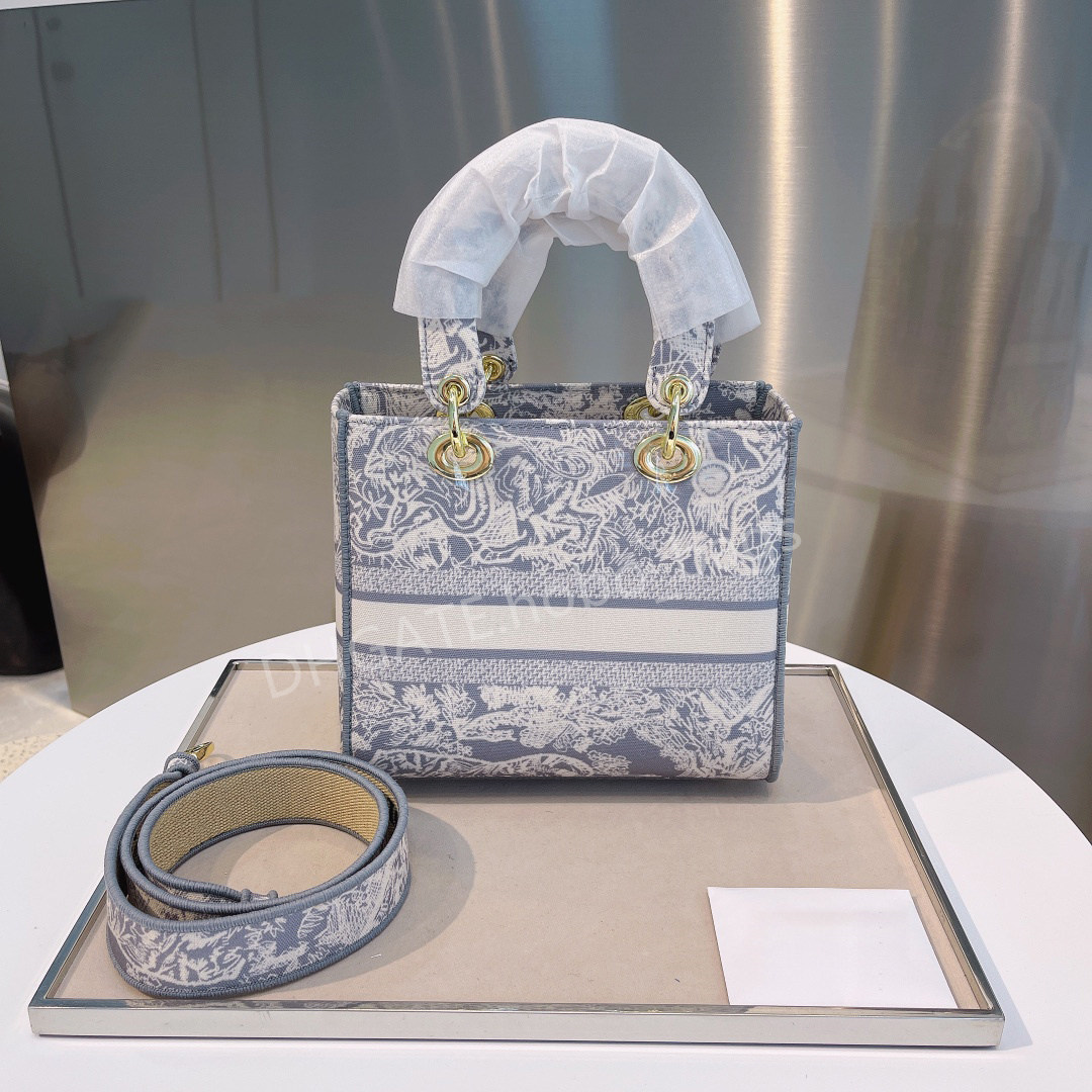 

2022 SS Handbag Luxurys Designers Women Bags Shoulder Crossbody Totes Backpack Lady Bag Purse Handbags Wallet Tote Retro Fashion Purses Fanny Chian Letter Wallets, Style 0