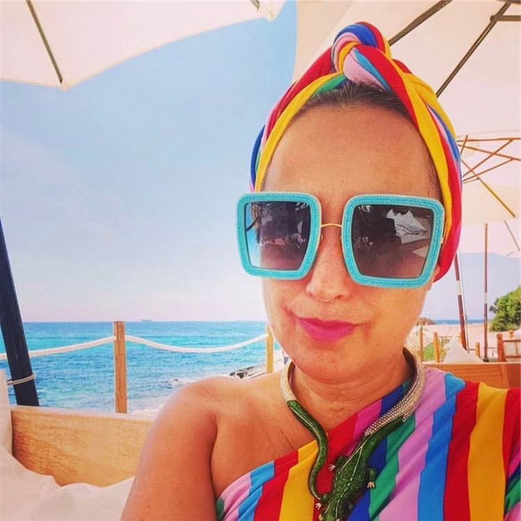 

Designer Sunglasses 22 New Fashion Personality Walk Show Fan in Star with Diamond Inlaid Large Square Sunglass