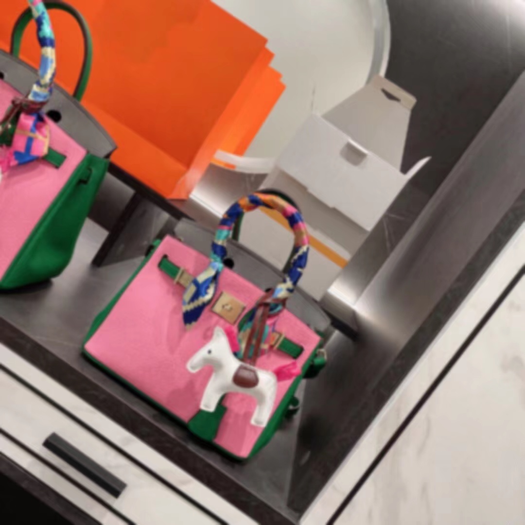 

Classic fashion handbag Totes simple atmosphere very atmosphere style collocation hangs the role ofing, No box