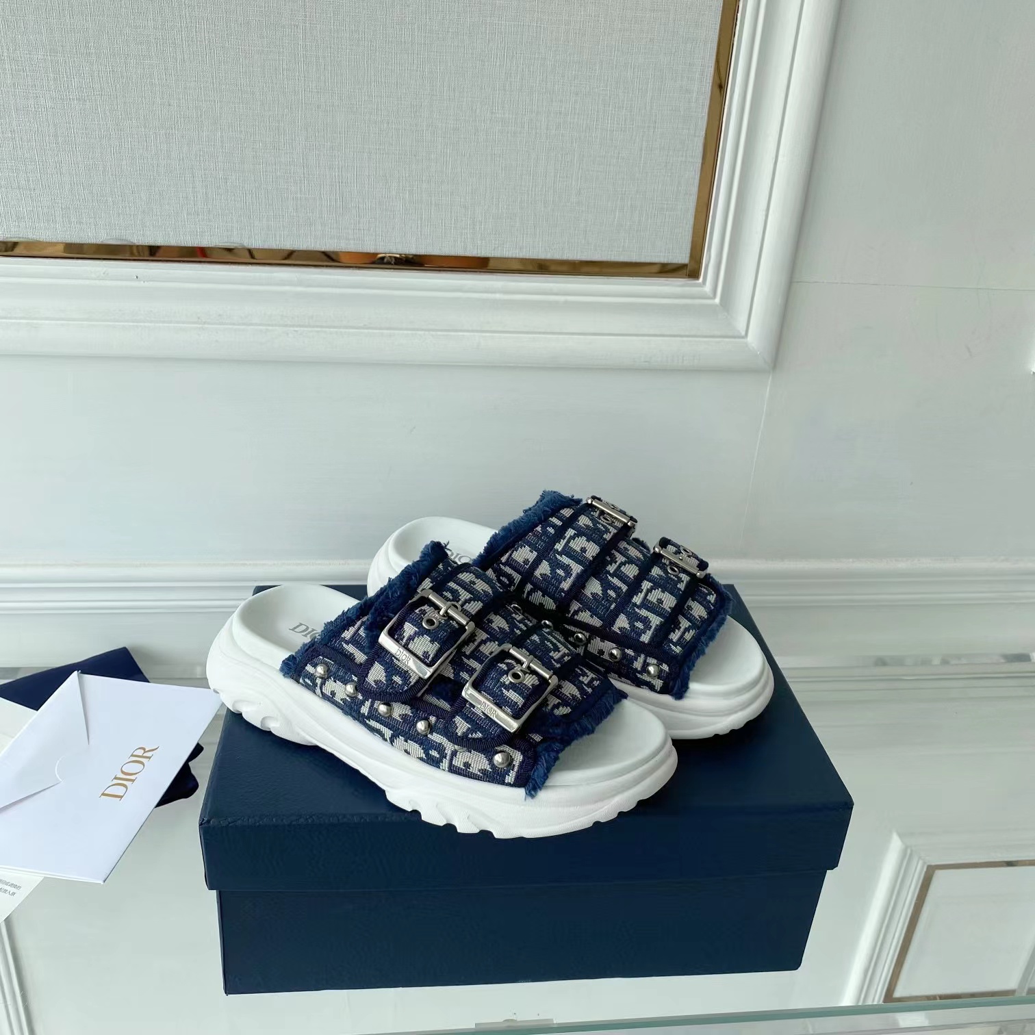 

2022 Summer Sandals Slippers High Quality Luxury Sliders Women Fashion Metal letters Slide Ladies Black Outdoor Home Slides With Box, Grey