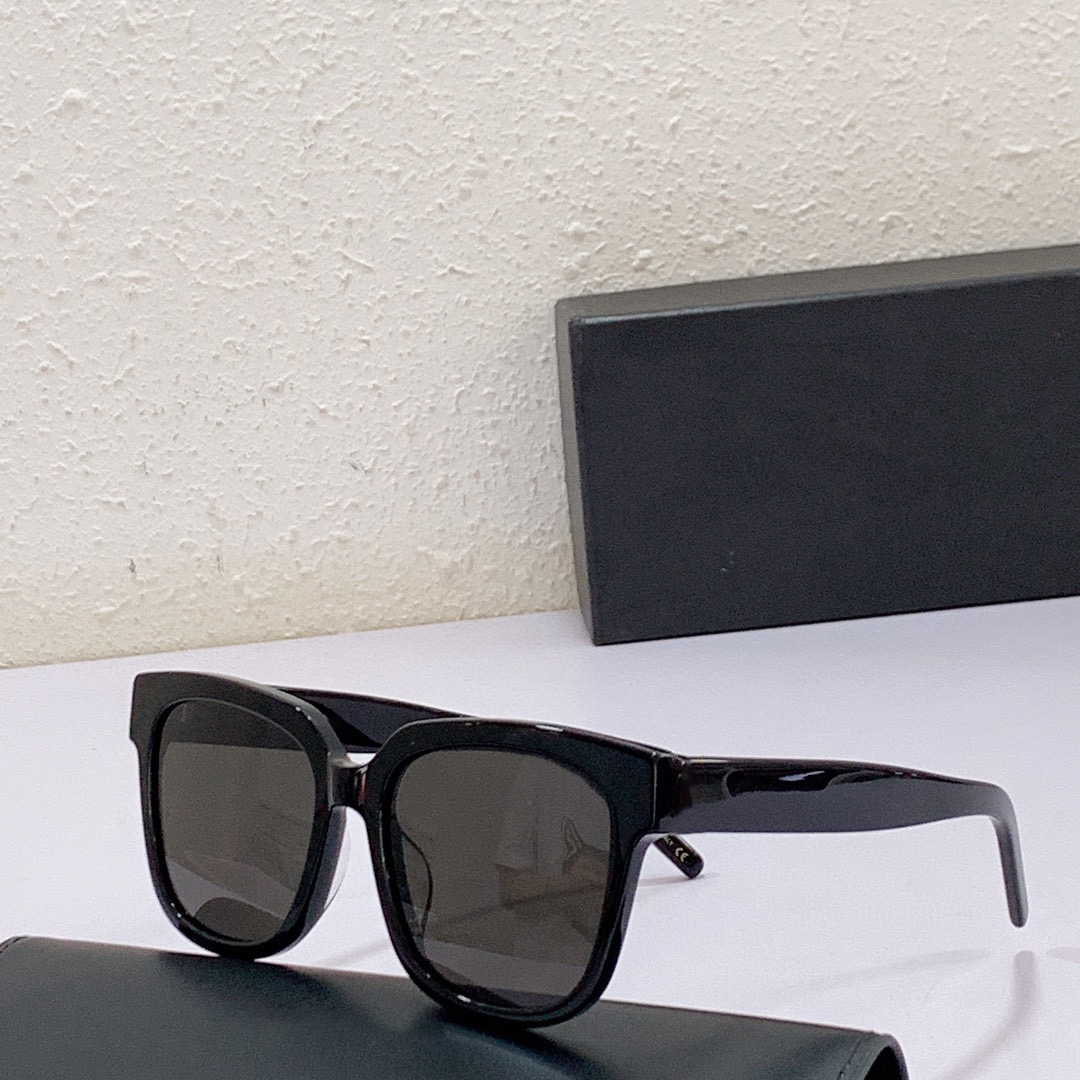 

Womens Sunglasses For Women Men Sun Glasses Mens M40 Fashion Style Protects Eyes UV400 Lens Top Quality With Random Box