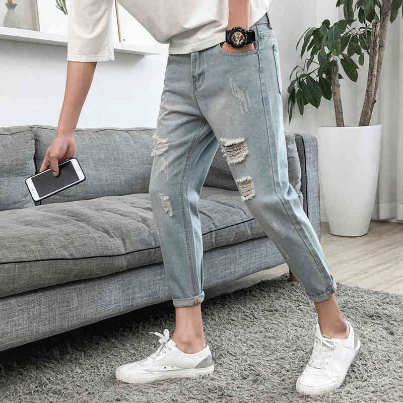 

2021 four seasons men's pierced Jeans Straight Tube slim trend 9-point pants Korean leisure fashion brand, Light blue