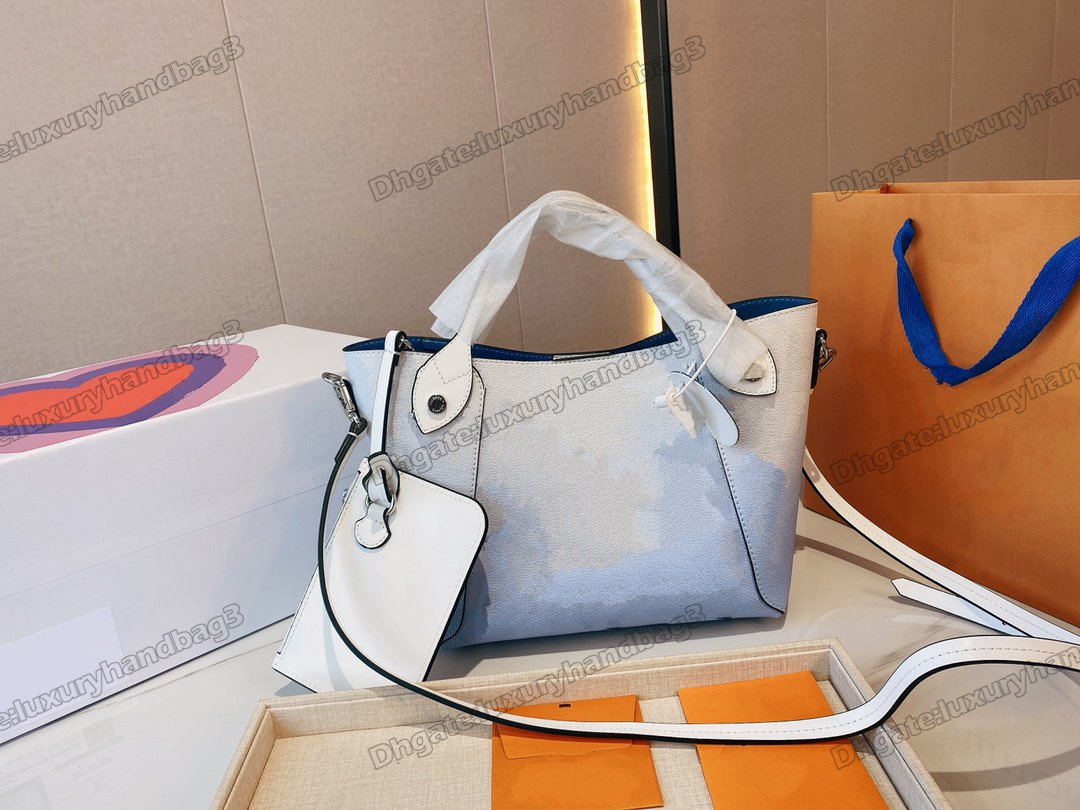 

2022 Womens Designer Bucket Bag Hina PM Handbag M57858 Mahina Perforated Calf Leather Gradient Color Crossbody Shoulder Bags Luxurys Tote Bag