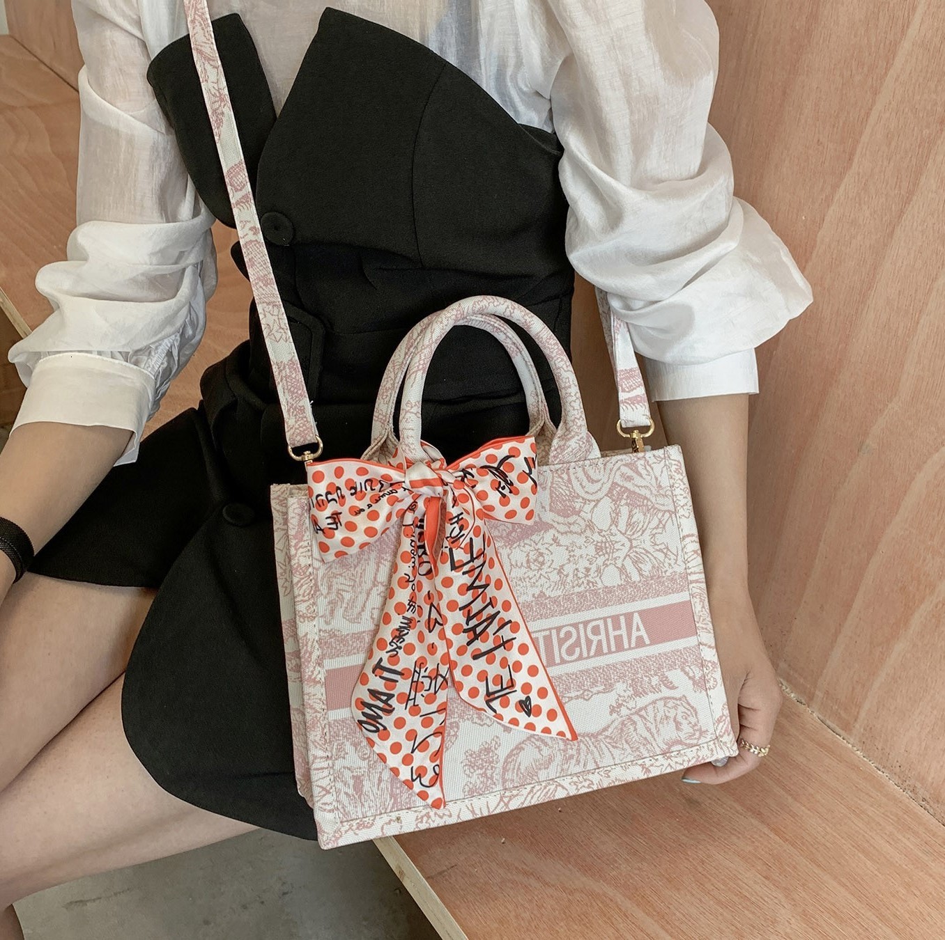 Les nouveaux sacs de créateurs de cette année Fan Fan Bhutto Etra Grands femmes d'été 2022 Amosphère polyvalente épaule portable