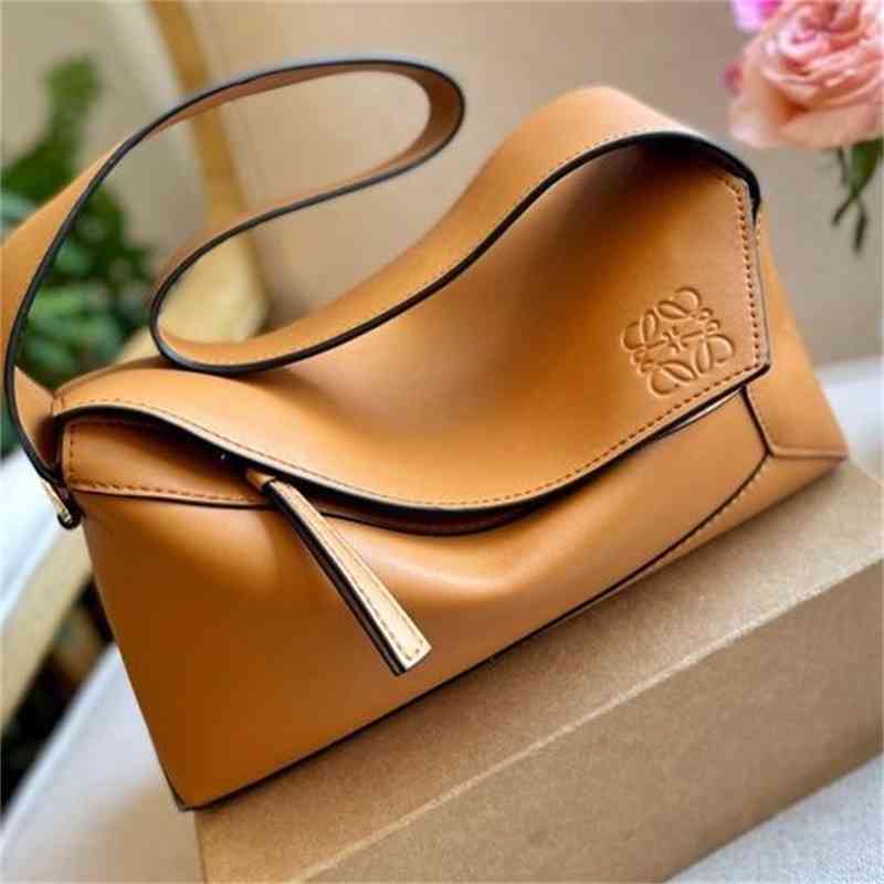 

designer Bags Shoulder Bag Puzzles loews Geometric Armpit Bags 2022 Leather Versatile Fashion European and American Style Handbag Street 50FP, Black