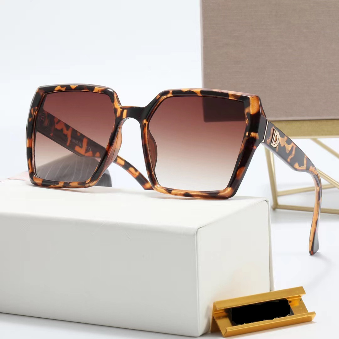 Lunettes de soleil en vente en gros Full Frame pour hommes Design Woman Classic Luxury Sun Verghes Retro Gradient Lens Eyewear Top Quality