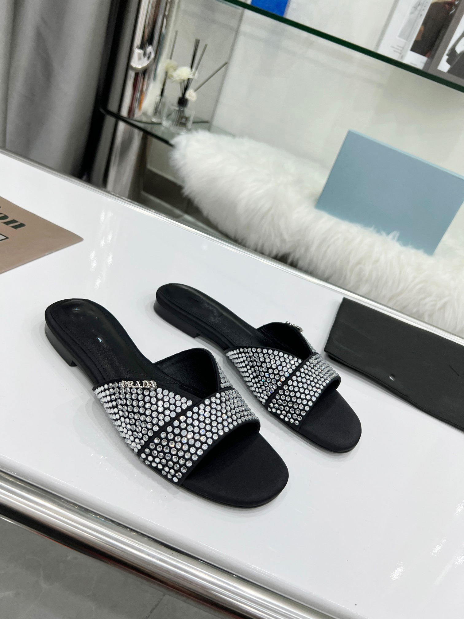 

Designer Slipper Women Brands Open Toe Flip Flop Sandals Summer Classic Fashion Flat Anti-skid Slippers Beach Shoes comfortable 0329, 01