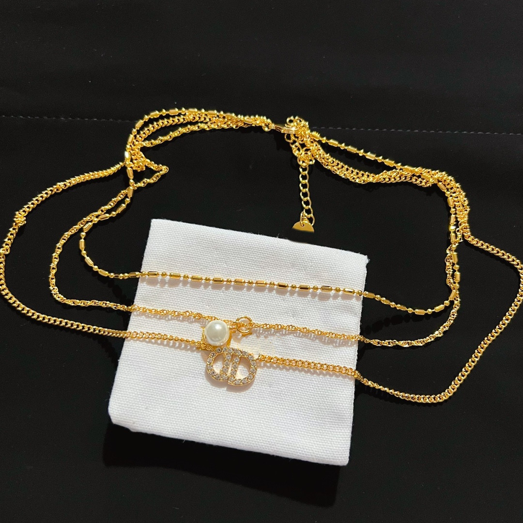 

2022 new designer jewelry necklace collarbone chain light luxury women's2