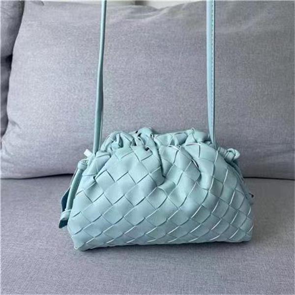 

Knotted woven bag OP48 tide 2022 new temperament versatile fashion personality unique design patent leather cloud hand-held armpit bag, Mode other model contact with us