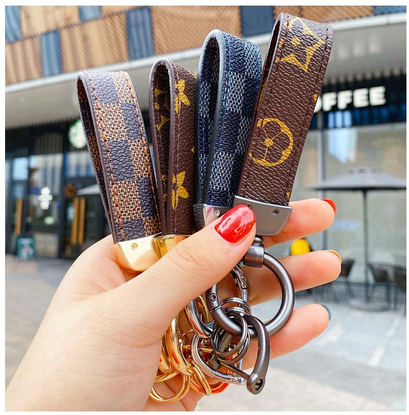 

Presbyopia Keychains & Lanyards Creativity Print Car Keychain Bag Pendant Charm Jewelry Keyring Holder for Men Gift Fashion PU Leather Flo