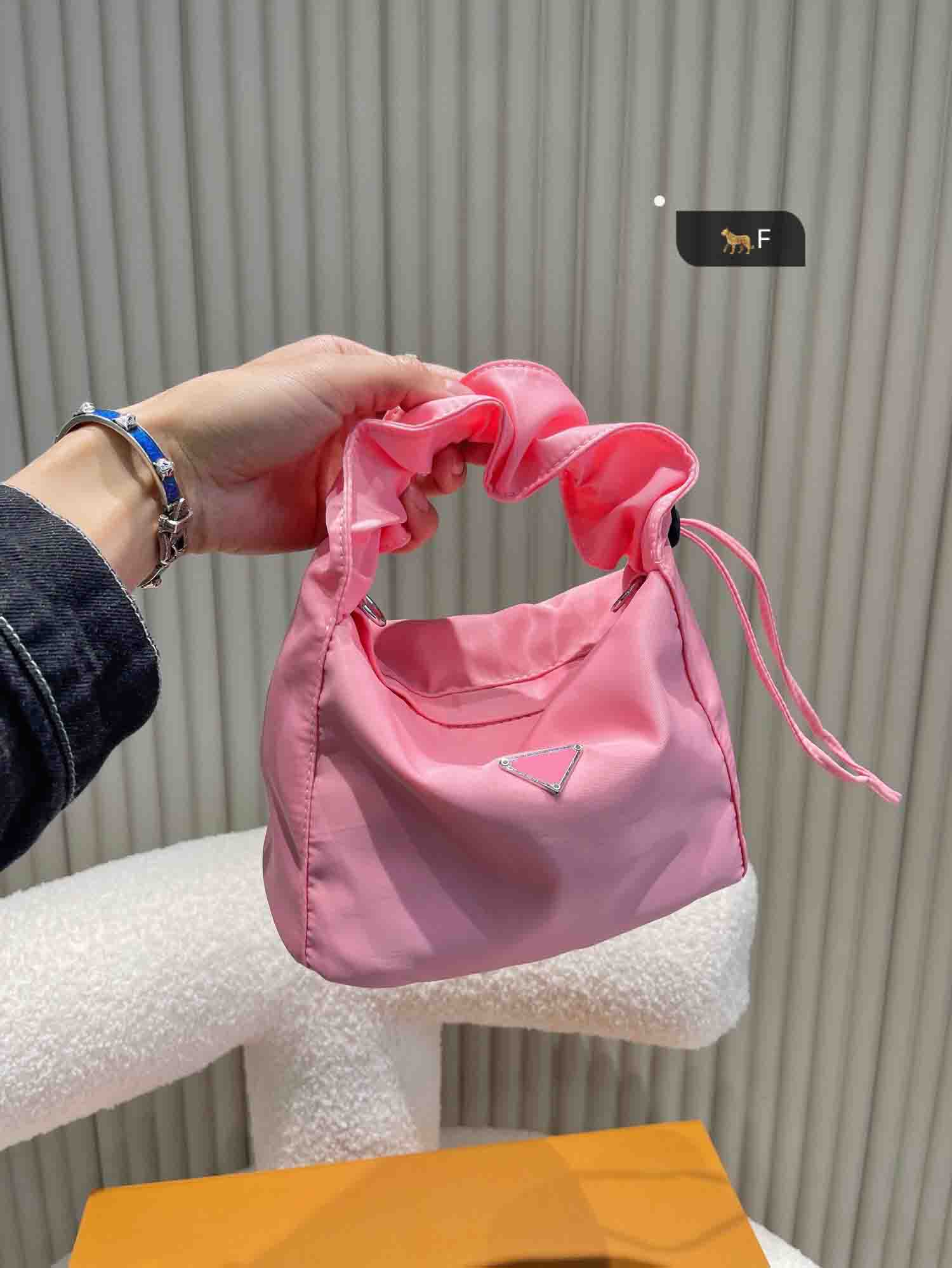 

HH Luxurys Designers nylon Armpit Bags High quality medieval times chain Totes women Shopping handbags hobo purses lady handbag crossbody shoulder tote 19*10, Add shipping fee