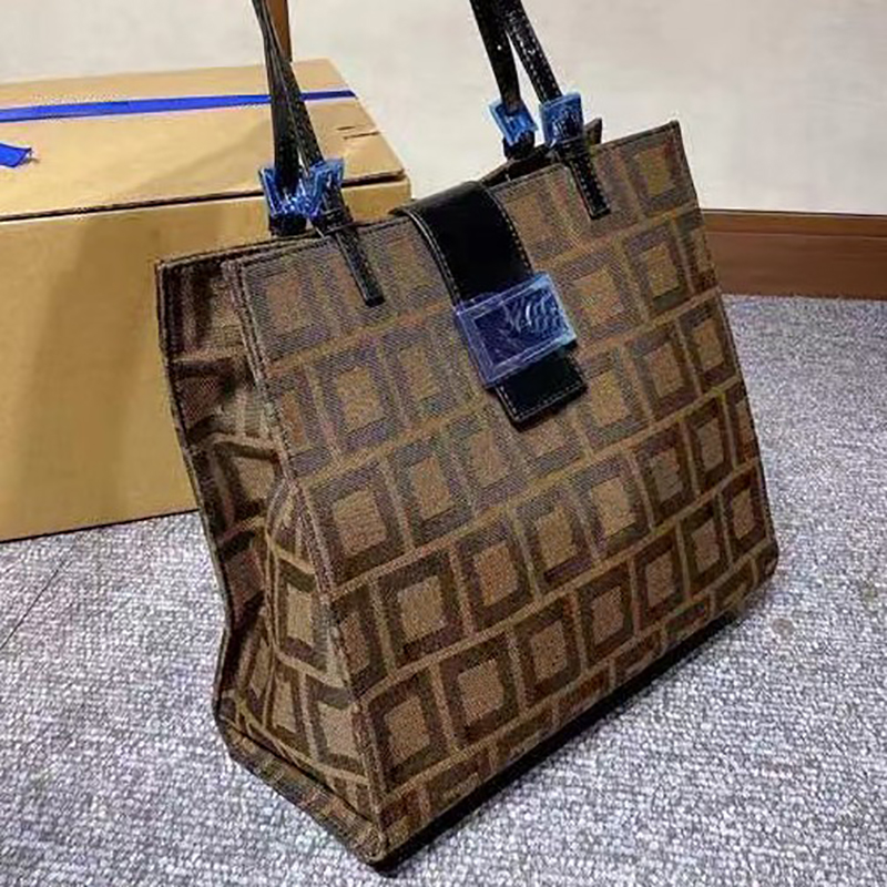 2022 Fashion Tote Shopping Interior Zipper Pocket Sacs Luxury Designers Bag Saddle Satchel Portefeuilles String Hasp Baguette Ladies Vintage Vint