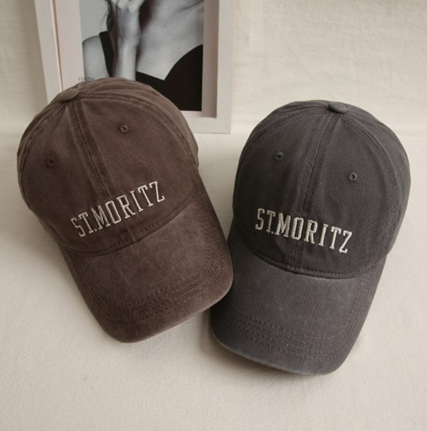 

2022 Casual embroidered baseball cap retro couple sunbonnet wholesale, Red